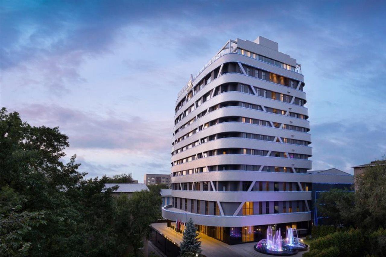 Hotel Doubletree By Hilton Almaty Extérieur photo