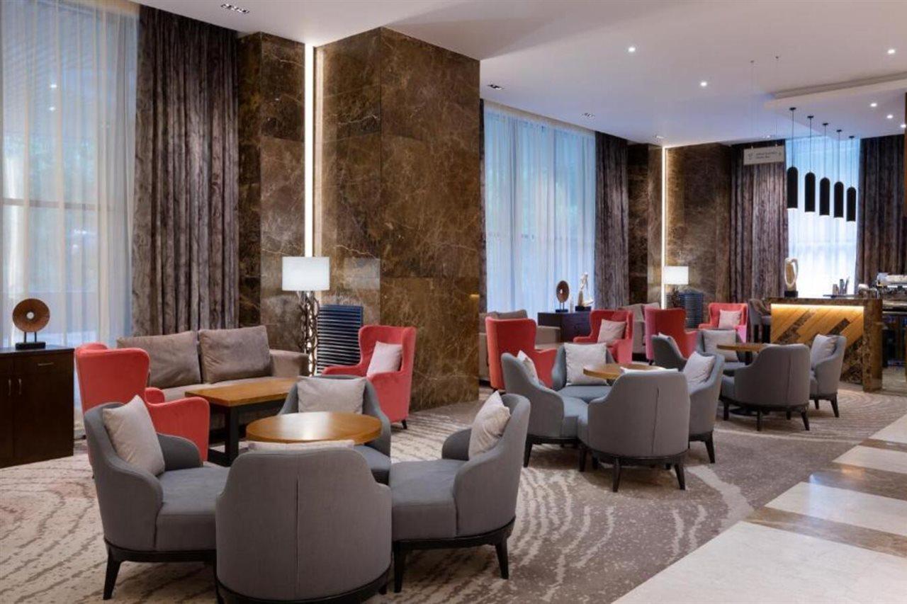 Hotel Doubletree By Hilton Almaty Extérieur photo