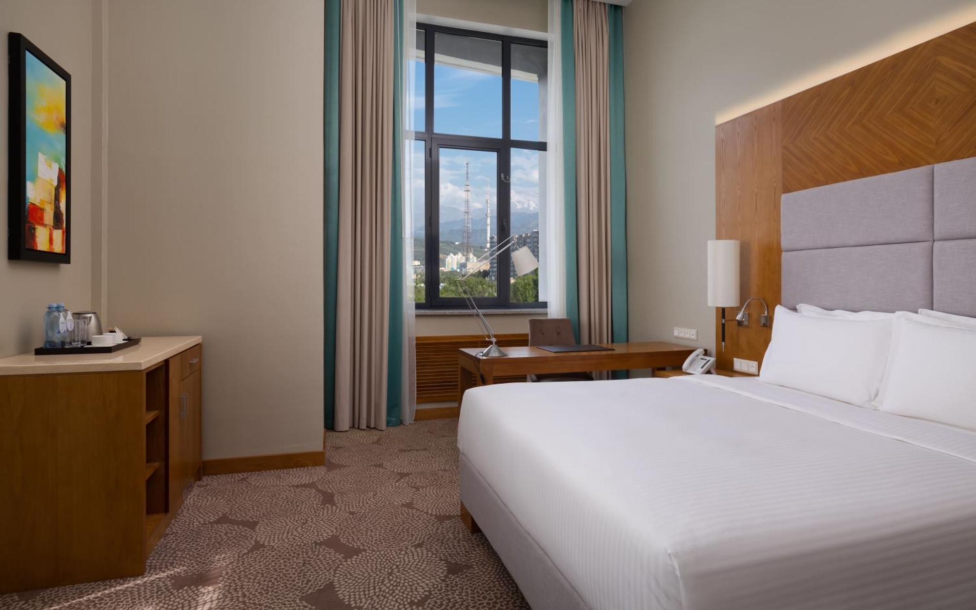 Hotel Doubletree By Hilton Almaty Extérieur photo