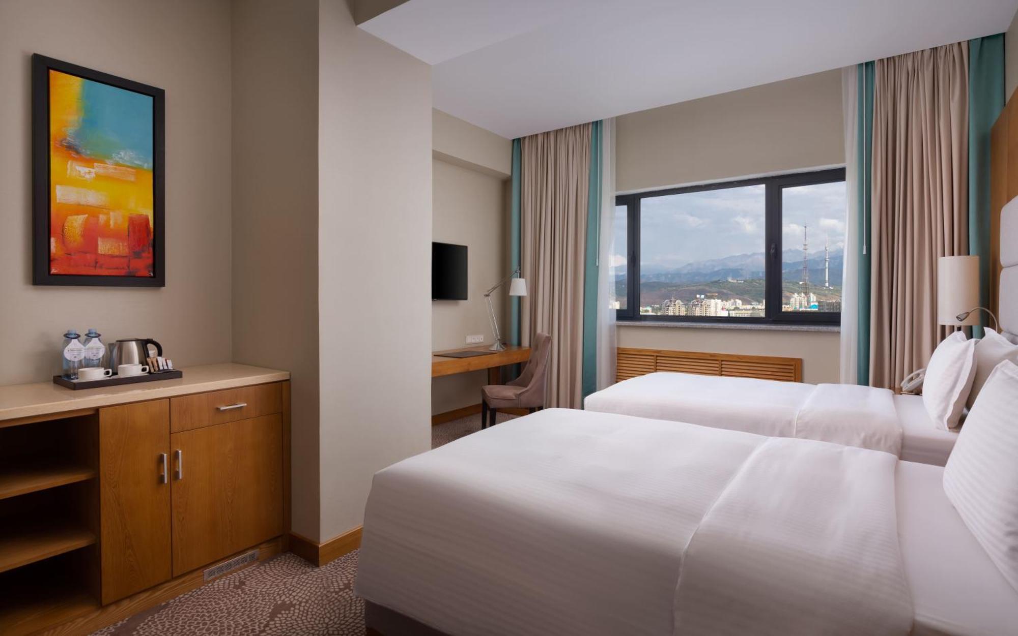 Hotel Doubletree By Hilton Almaty Extérieur photo