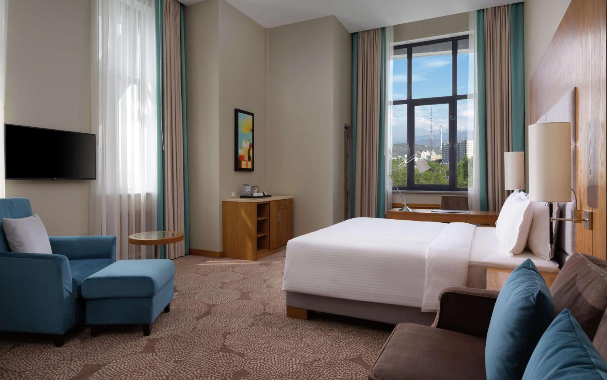 Hotel Doubletree By Hilton Almaty Extérieur photo